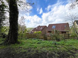 Photo 17- click for photo gallery